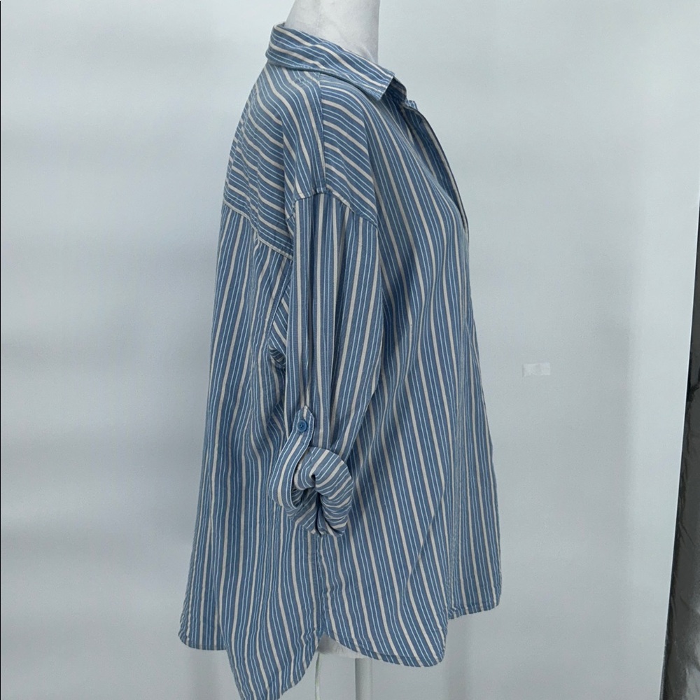 Babaton Aritzia archive button down shirt light blue white stripe size Xs - Picture 3 of 10